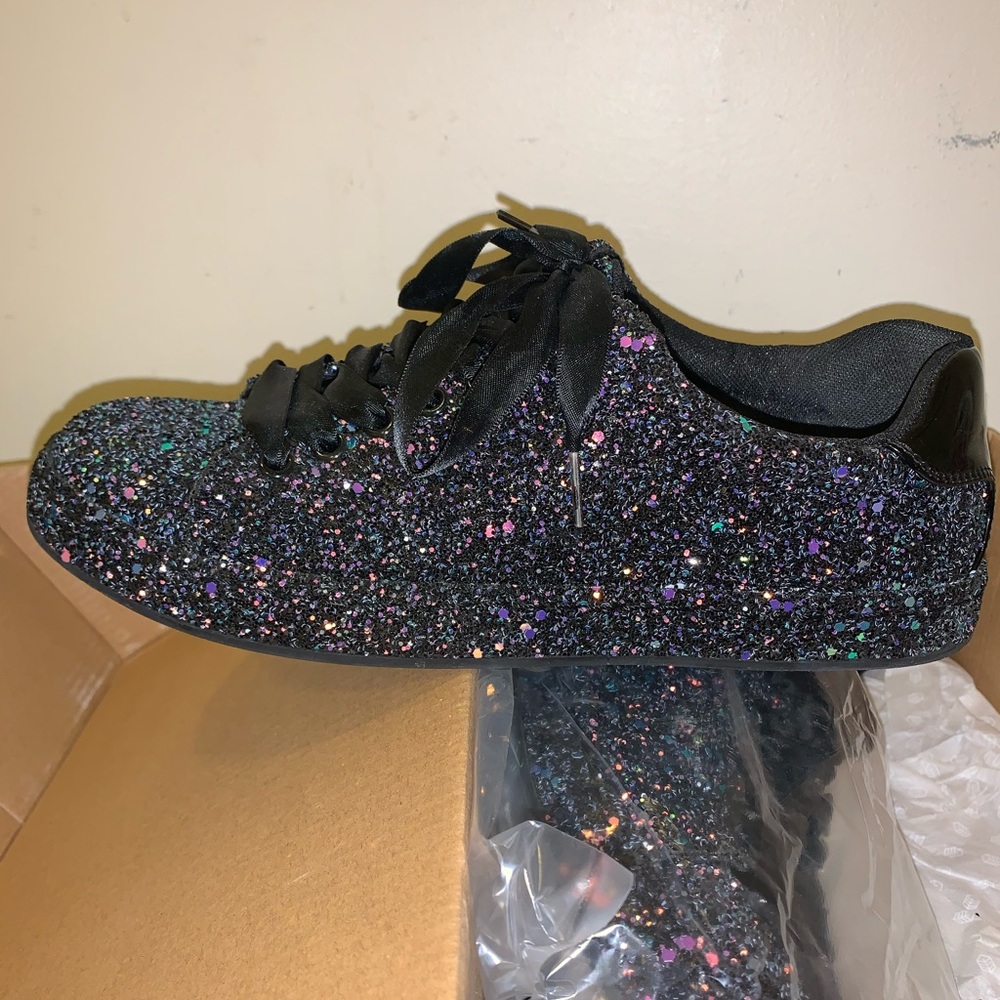 Women’s size 7.5 shoes (Call It Spring)